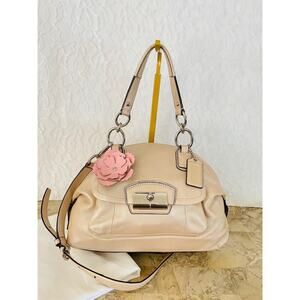 Coach Kristin pearlized Leather domed SHoulder Bag / crossbody 19304